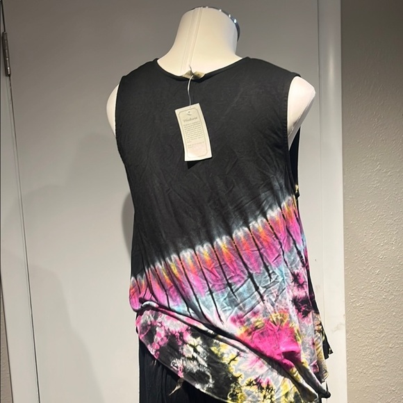 Pleated Black and Pink Relaxed Tank Top - Picture 15 of 16